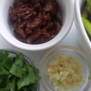 Wannabe Bad and Gooey Sun-Dried Tomato and Mushroom Pasta