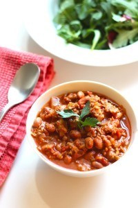 spicy vegan sausage chili with pinto beans