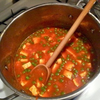 Pea and Tofu Tomato Curry (Mattar Tofu)